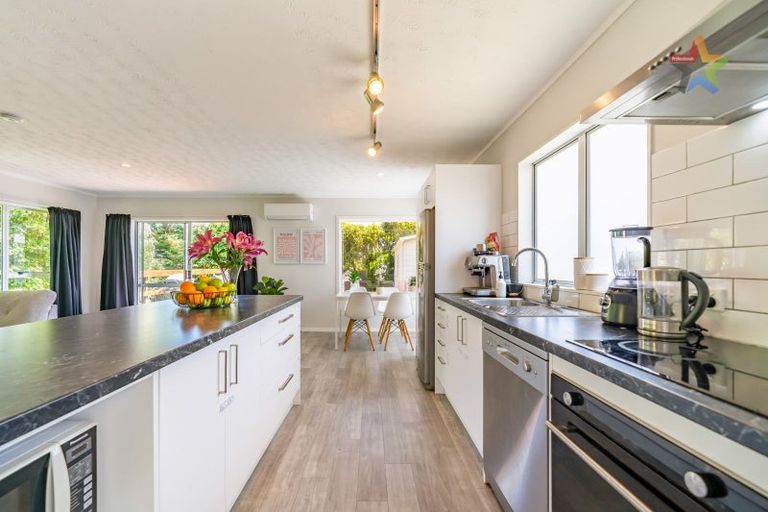 Photo of property in 3 Kaitangata Crescent, Kelson, Lower Hutt, 5010