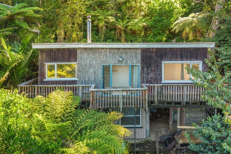 Photo of property in 45 Takahe Road, Titirangi, Auckland, 0604