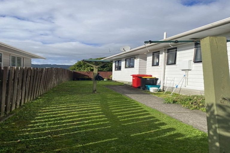 Photo of property in 10 Westra View, Tawa, Wellington, 5028