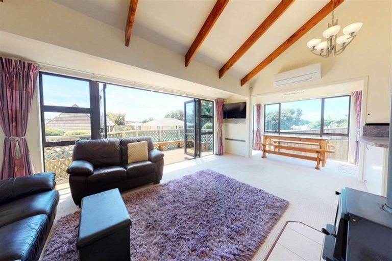 Photo of property in 4 Rangitane Grove, Waitarere Beach, Levin, 5510