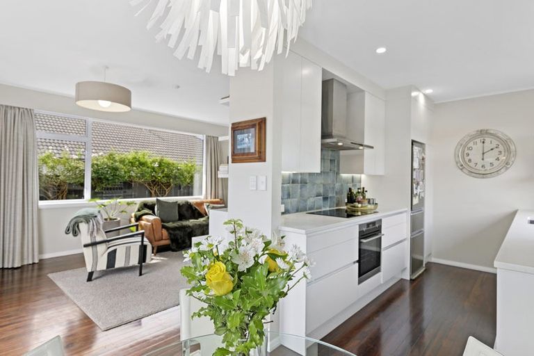 Photo of property in 2/57 Hautana Street, Woburn, Lower Hutt, 5010