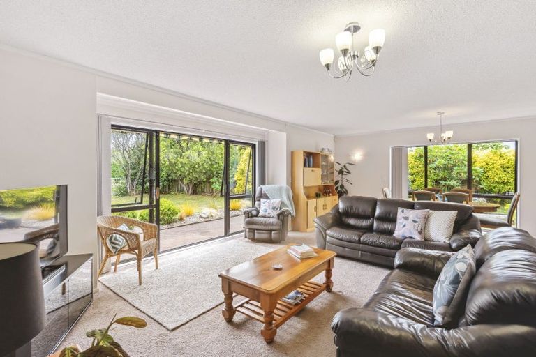 Photo of property in 14 Chilton Drive, Paraparaumu, 5032