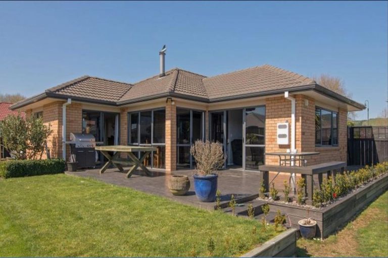 Photo of property in 4 Courtenay Place, Owhata, Rotorua, 3010