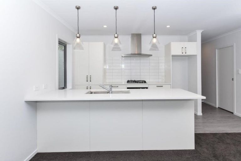 Photo of property in 4/56 Sandwich Road, Saint Andrews, Hamilton, 3200