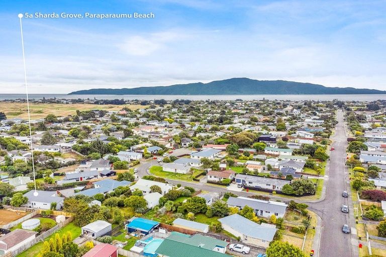 Photo of property in 5 Sharda Grove, Paraparaumu Beach, Paraparaumu, 5032