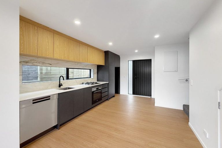 Photo of property in 5/6 Victoria Street, Ebdentown, Upper Hutt, 5018