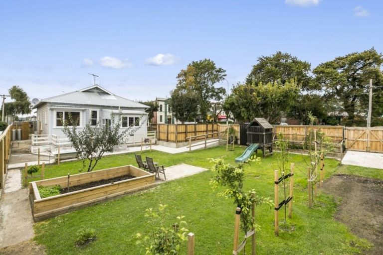 Photo of property in 482 Hillside Road, Caversham, Dunedin, 9012