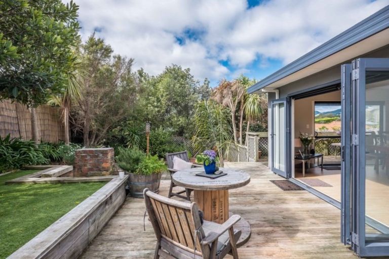 Photo of property in 18 Realm Drive, Paraparaumu, 5032