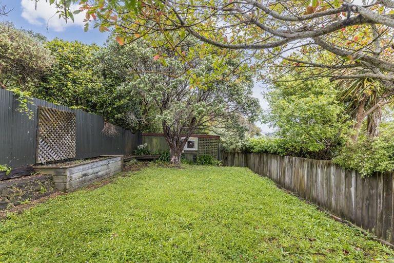 Photo of property in 17 Garfield Street, Brooklyn, Wellington, 6021