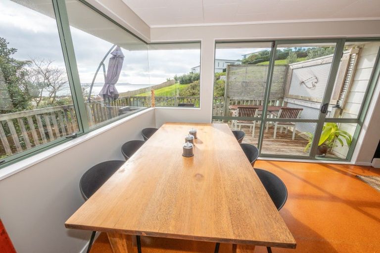 Photo of property in 2 Dudley Crescent, Cable Bay, 0420