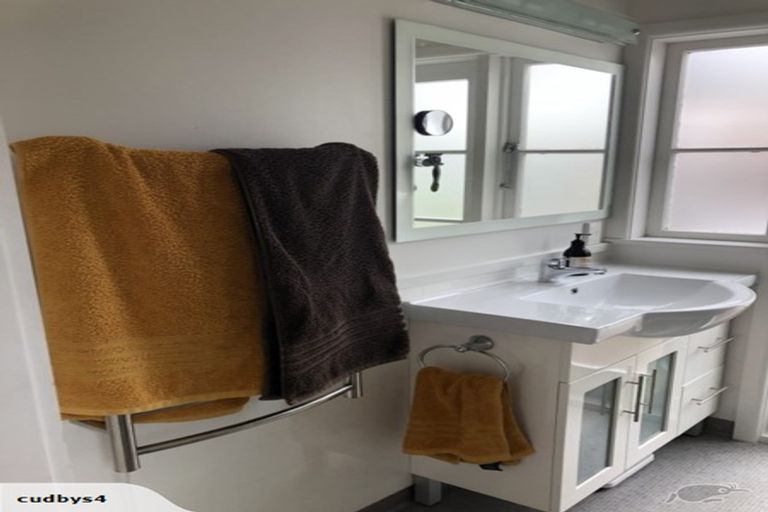 Photo of property in 6 Hindmarsh Street, Johnsonville, Wellington, 6037