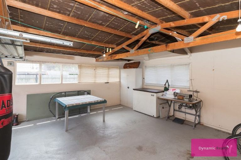 Photo of property in 11 Colonial Place, Kelvin Grove, Palmerston North, 4414