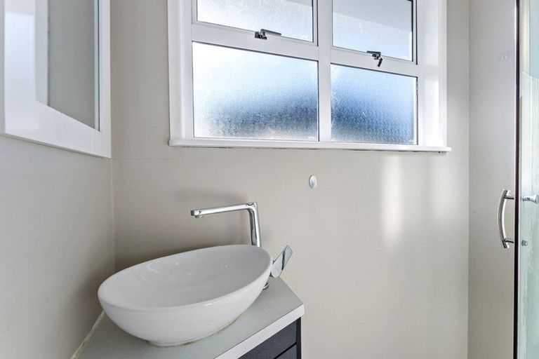 Photo of property in 53b Springs Road, Parakai, 0830