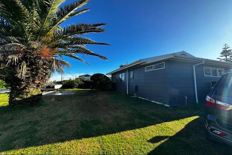 Photo of property in 13 Costello Crescent, Pukehina, Te Puke, 3189