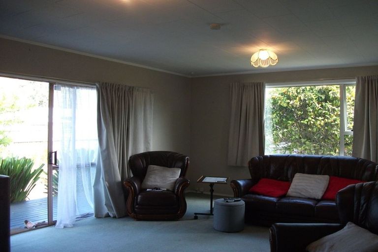 Photo of property in 2a Elder Grove, Paraparaumu, 5032