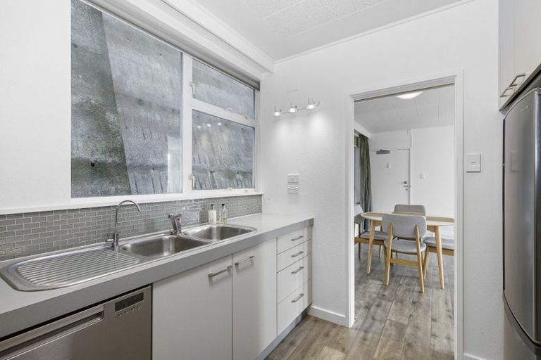 Photo of property in Greenmantle Flats, 88a Salamanca Road, Kelburn, Wellington, 6012