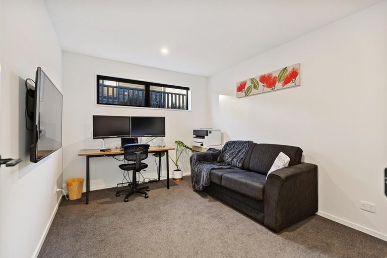Photo of property in 2 Wanderer Lane, Jacks Point, Queenstown, 9371