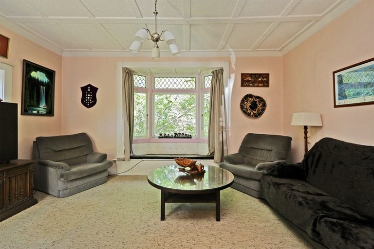 Photo of property in 2 Convent Road, Bluff Hill, Napier, 4110