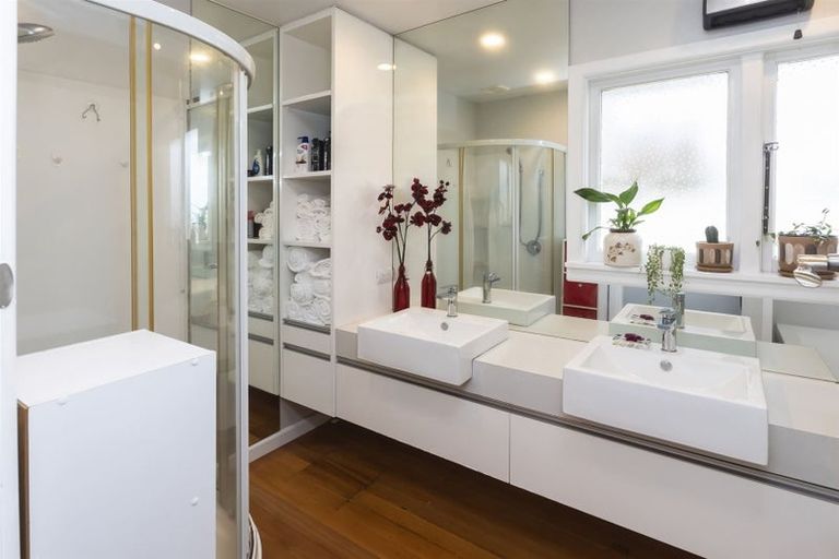 Photo of property in 8 Wildwood Avenue, Wainoni, Christchurch, 8061