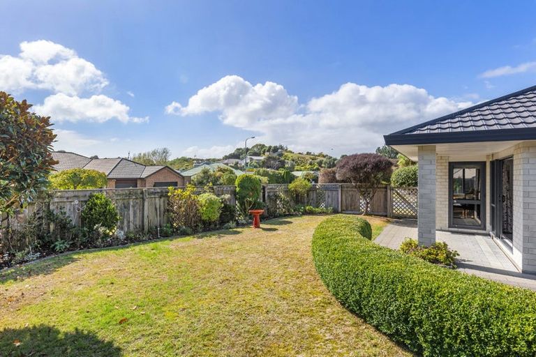 Photo of property in 52 Lorna Irene Drive, Raumati South, Paraparaumu, 5032