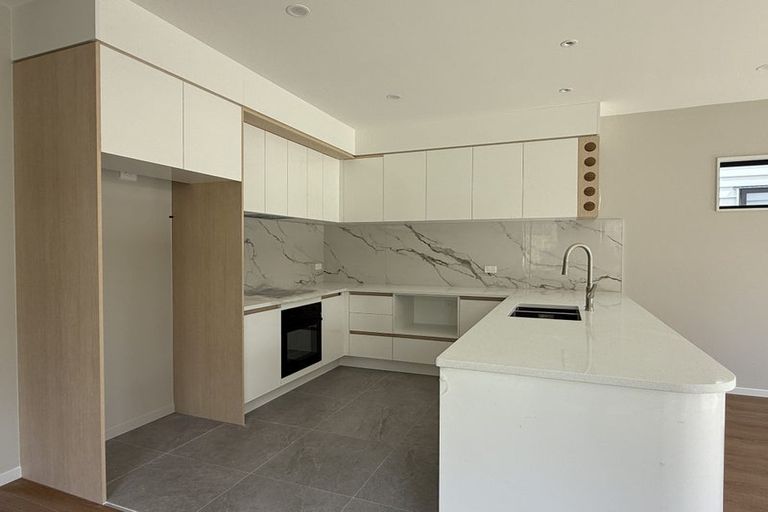 Photo of property in 25c Withers Road, Glen Eden, Auckland, 0602