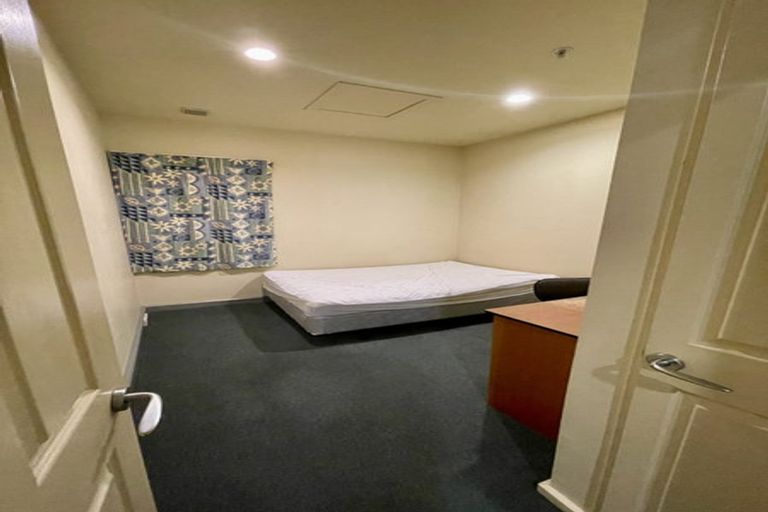Photo of property in Atrium Apartments, 2r/154 The Terrace, Wellington Central, Wellington, 6011