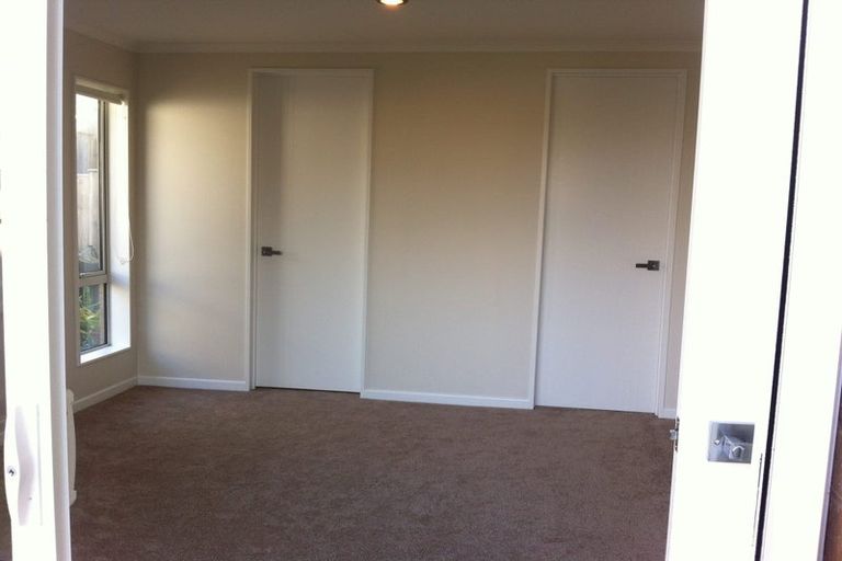 Photo of property in 40 Corricvale Way, Northcross, Auckland, 0630
