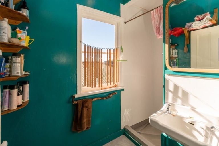 Photo of property in 94 Rolleston Street, Mount Cook, Wellington, 6021