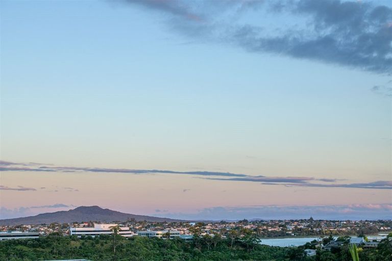 Photo of property in 34a Exmouth Road, Northcote, Auckland, 0627