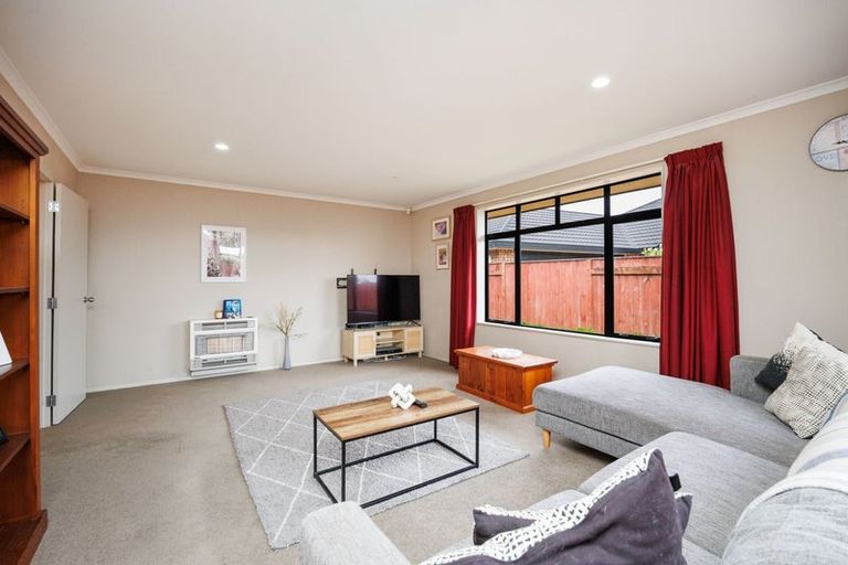 Photo of property in 46 Geneva Terrace, Kelvin Grove, Palmerston North, 4414