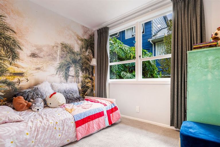 Photo of property in 11 Selwyn Avenue, Glen Eden, Auckland, 0602