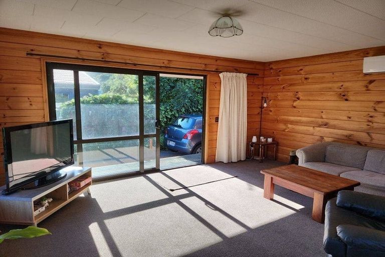 Photo of property in 108a Mana Esplanade, Paremata, Porirua, 5026