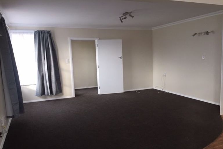 Photo of property in 7 Bartholomew Road, Levin, 5510