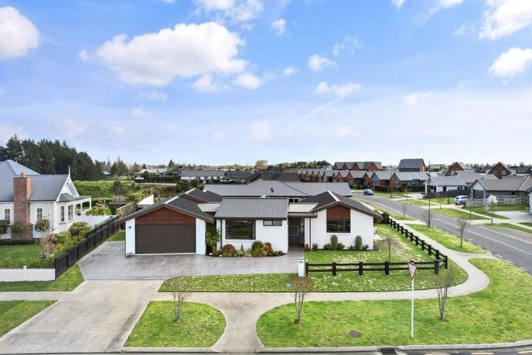 Photo of property in 2 Clifford Close, Leamington, Cambridge, 3432