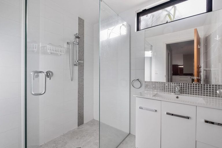 Photo of property in 130a Oceanview Road, Mount Maunganui, 3116