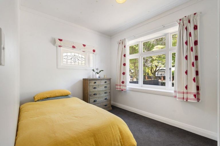 Photo of property in 27 Stanley Avenue, Palmerston North, 4414