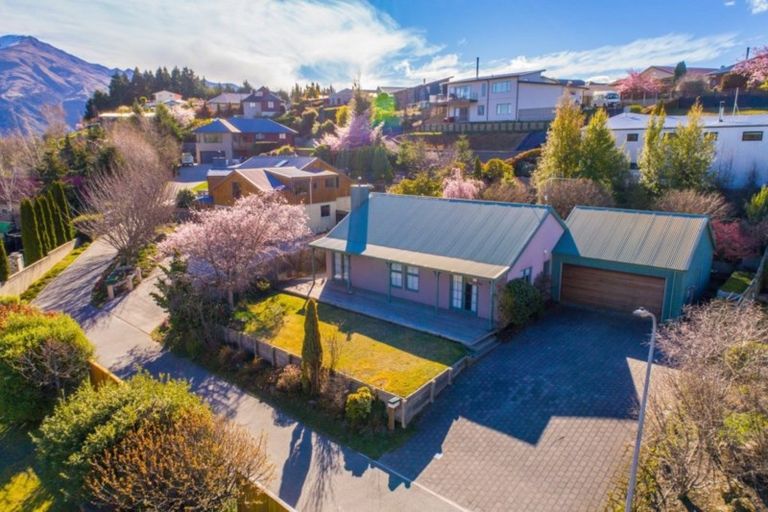 Photo of property in 94 Hedditch Street, Wanaka, 9305
