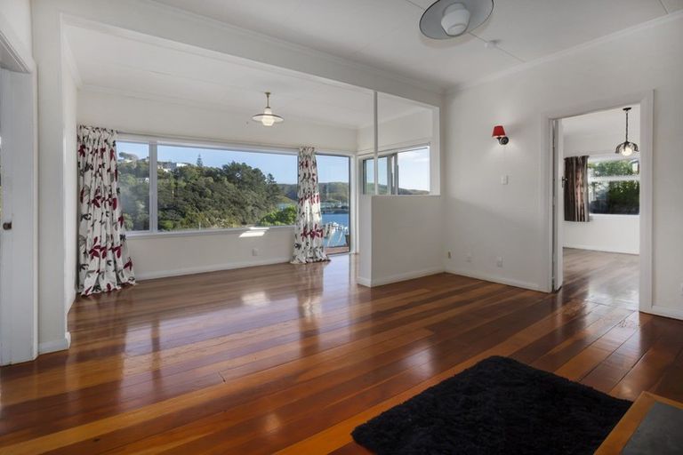 Photo of property in 53a Bayview Road, Paremata, Porirua, 5024