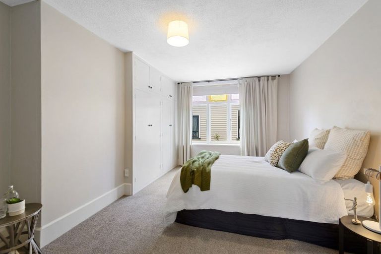 Photo of property in 124 Somerfield Street, Somerfield, Christchurch, 8024