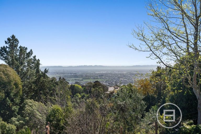 Photo of property in 116 Dyers Pass Road, Cashmere, Christchurch, 8022