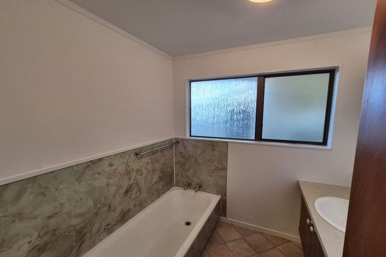 Photo of property in 16 Clive Road, Katikati, 3129