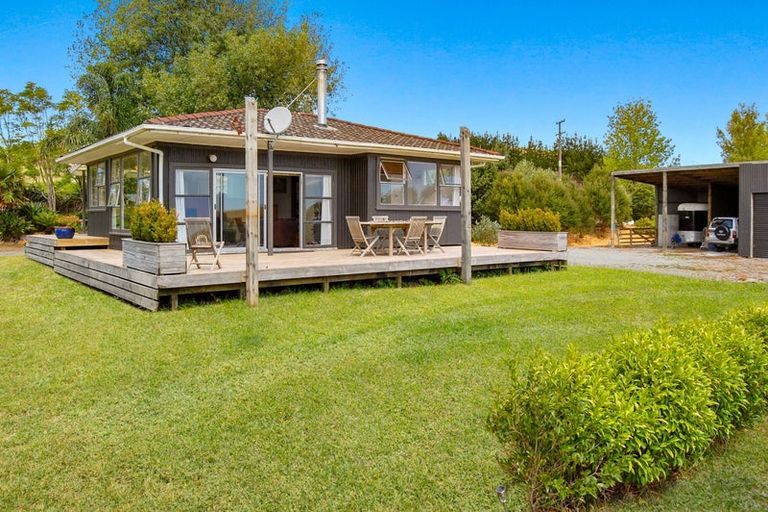 Photo of property in 1180 Oneriri Road, Kaiwaka, 0573