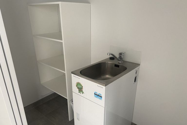 Photo of property in 87 Battalion Drive, Papakura, 2110