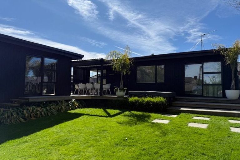 Photo of property in 95a Harris Crescent, Papanui, Christchurch, 8053