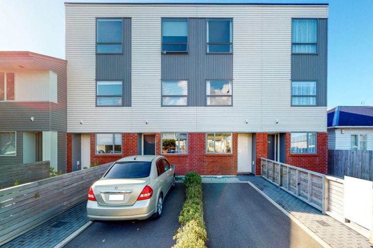 Photo of property in 15/2 Stone Street, Miramar, Wellington, 6022