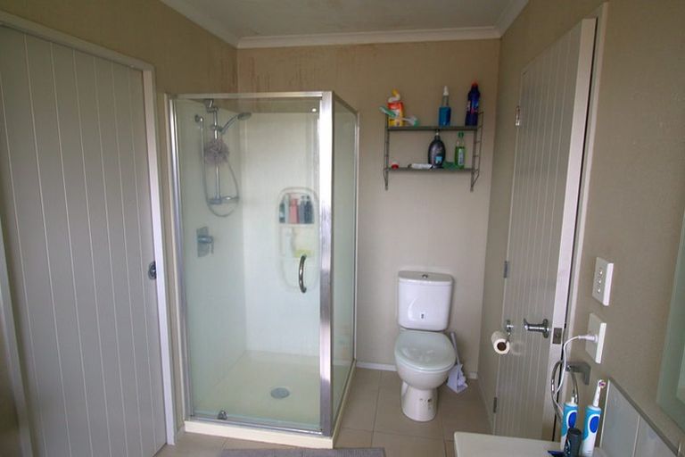 Photo of property in 2 Angelina Way, Kelvin Grove, Palmerston North, 4414