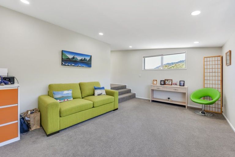 Photo of property in 15 Whitby Close, Waikawa, Picton, 7220