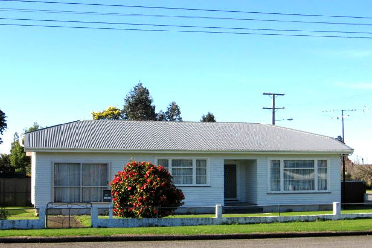 Photo of property in 20 Johnston Street, Featherston, 5710