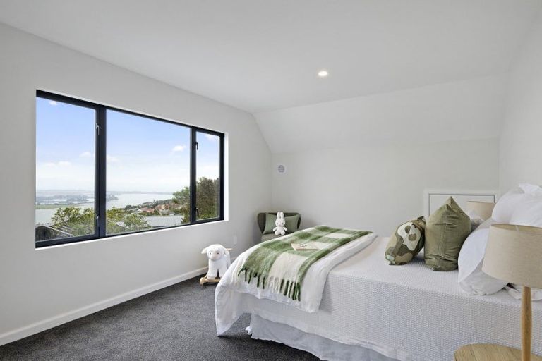 Photo of property in 7 Hatherly Lane, Mount Pleasant, Christchurch, 8081