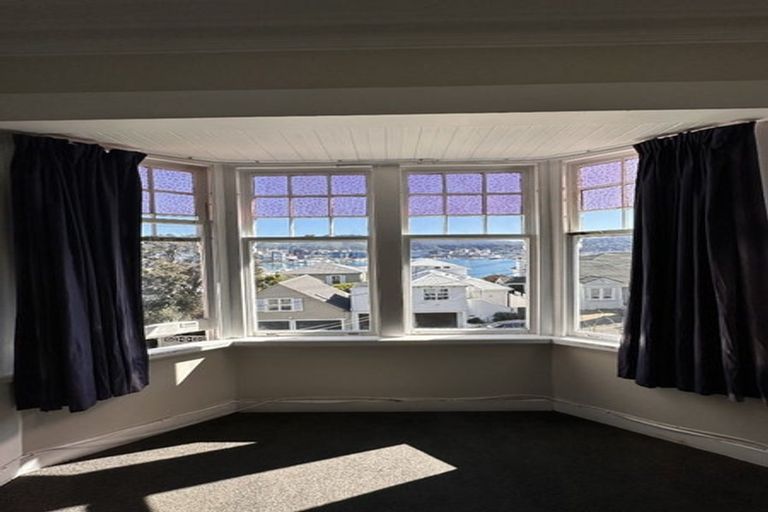 Photo of property in 66 Hawker Street, Mount Victoria, Wellington, 6011